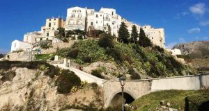 Sperlonga vista dal basso