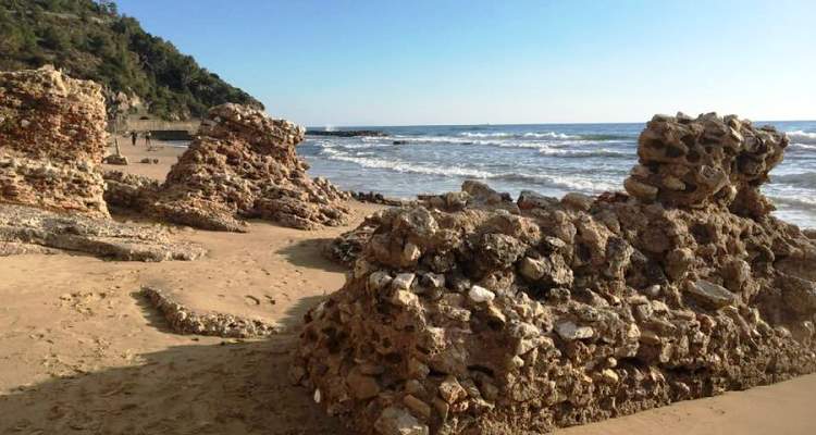 Reperti archeologici sulla spiaggia di Sperlonga