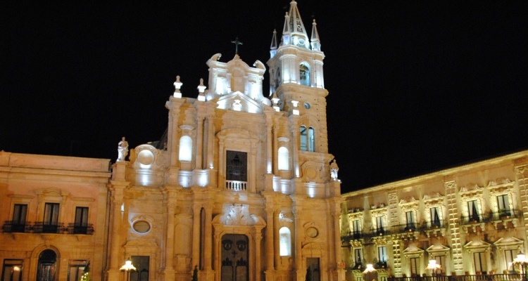 Acireale: Basilica dei SS. Pietro e Paolo
