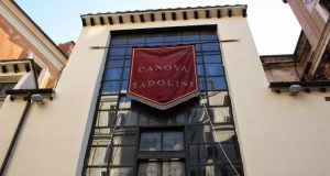 Esterno del Caffè Canova Tadolini