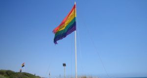 Capocotta: bandiere gay sulle dune