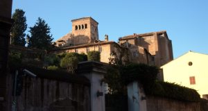 Monastero dei SS. Quattro Coronati visto da lontano