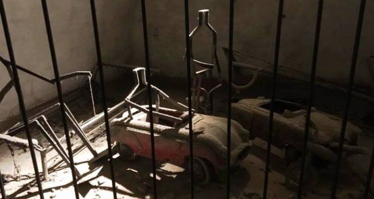 Macchina giocattolo nella Napoli sotterranea