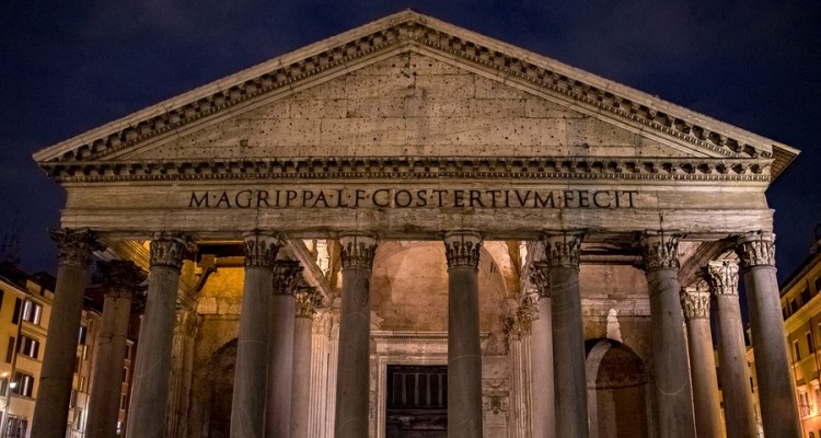 Scoprire l'Egitto a Roma: il Pantheon di sera