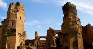 Terme di Caracalla: archi e antiche mura