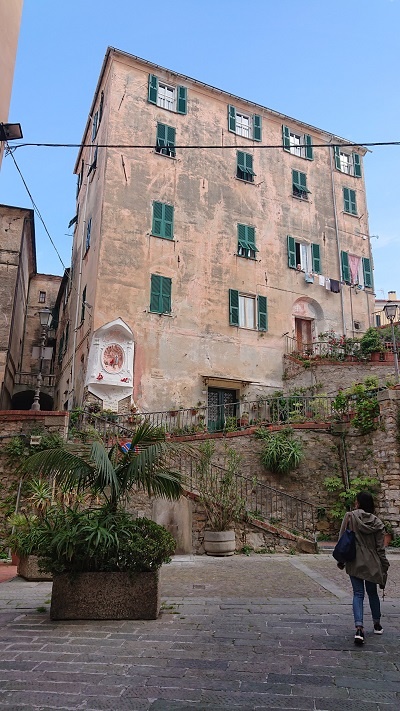 Palazzo di Borgo Parasio visto dal basso