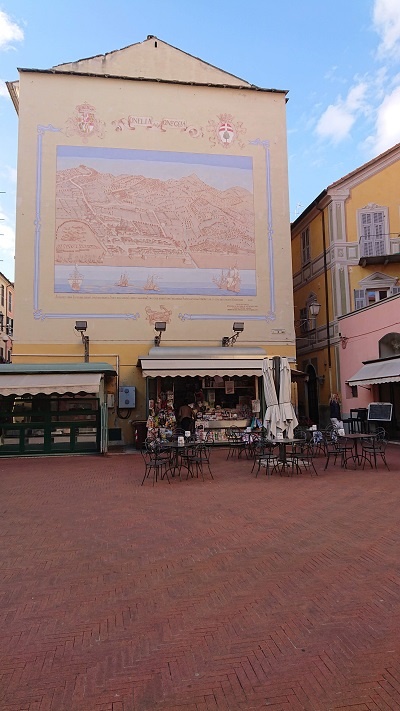 Imperia: scorcio di Piazza Calvi