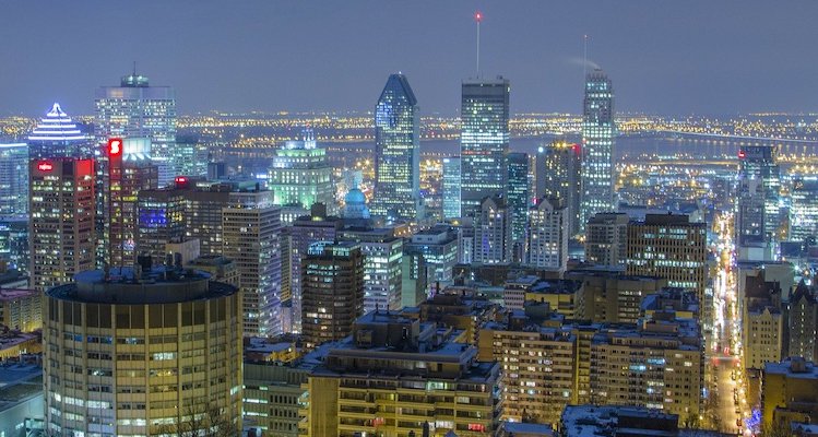 Viaggi emotivi: lo skyline di Montreal di sera