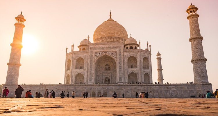 Il Taj Mahal al tramonto