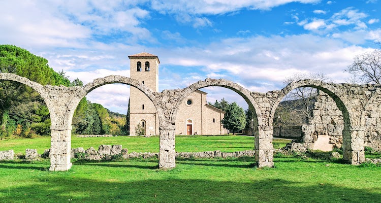 Cosa vedere in Molise: abbazia di San Vincenzo al Volturno