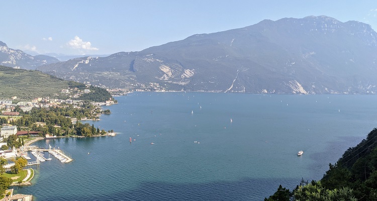 Vista sul lago dal bastione di Riva del Garda